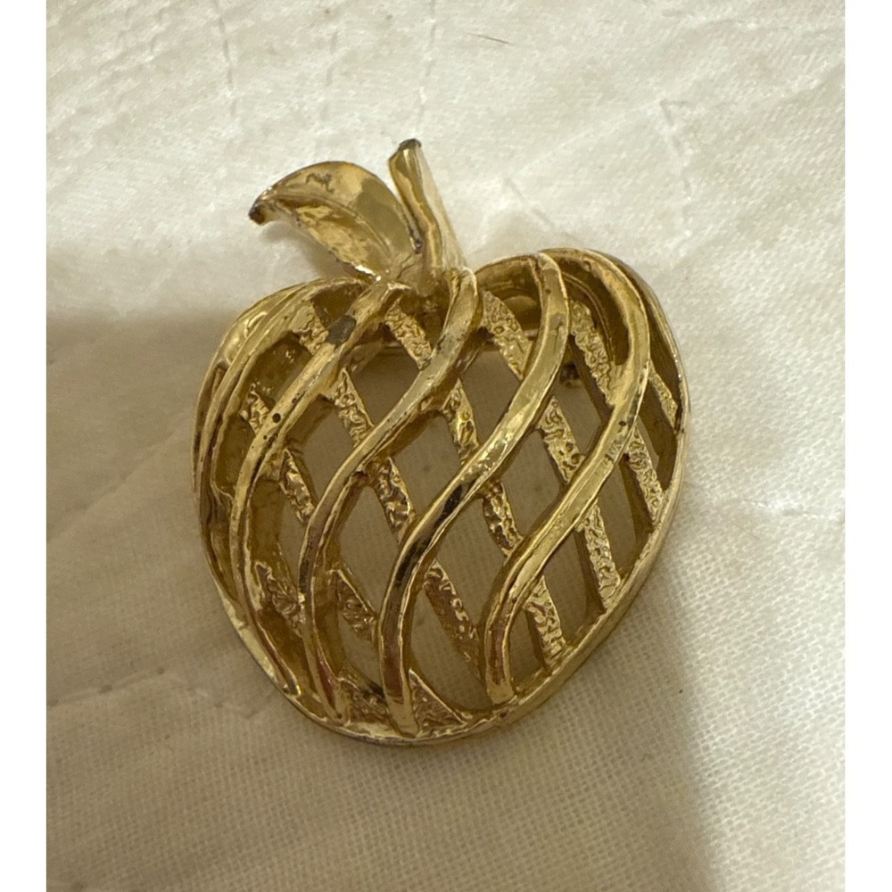 Signed Designer Vintage Gerry's Apple Gold-Tone Brooch Pendant Teacher Pin